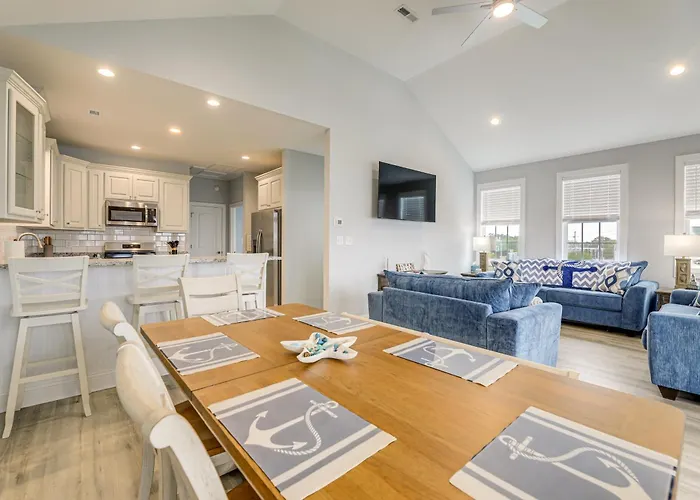 Coastal Views & Hot Tub! Sneads Ferry Getaway