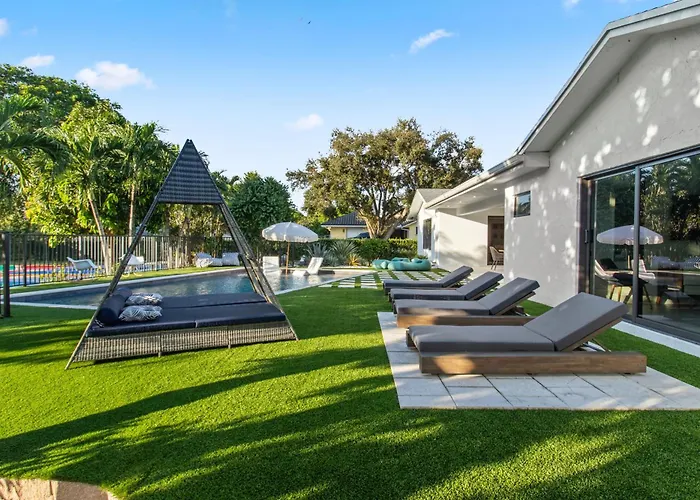Platinum Villa W Karaoke, Pickleball, Bkb & Soccer