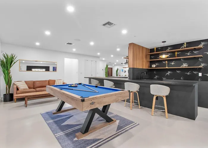 Platinum Villa W Karaoke, Pickleball, Bkb & Soccer