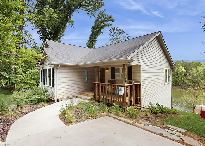 Wet Feet Retreat - Beautiful Lake House With Incredible Views And Dock