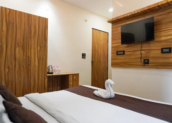 Goyal Hotelirs - Hotel Vasudha Near Prem Mandir, Vrindavan
