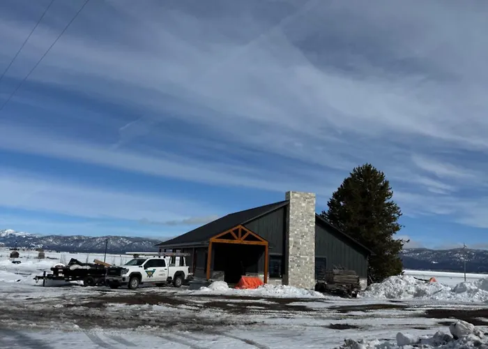 Yellowstone Springs Resort