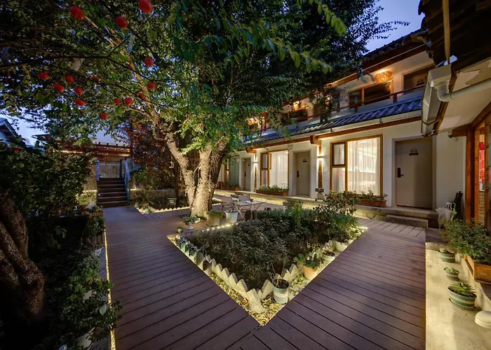 Shangri-La Guilu Homestay