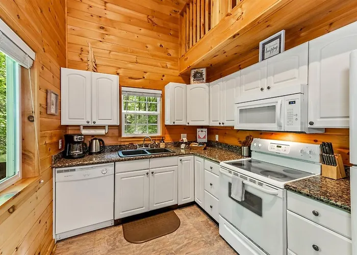 Secluded Cozy Wooden Cabin In Fort Payne, Alabama