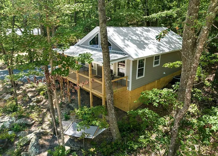 Fantastic Peaceful Cabin In Fort Payne, Alabama
