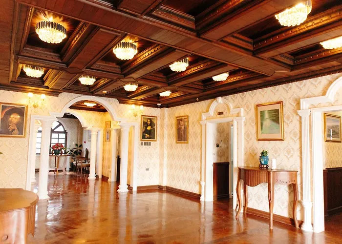 San Franz Hotel La Perla