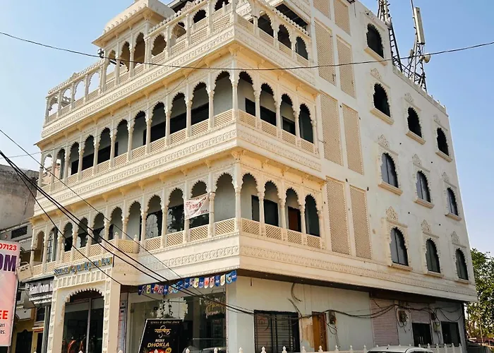 Shree Gurukripa Inn