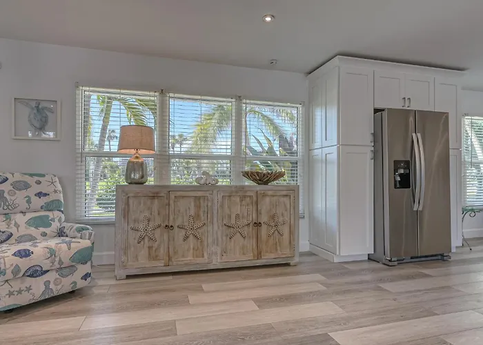 Waterfront Oasis - Private Heated Pool, Fire Pit & Gourmet Kitchen - Near Beach!
