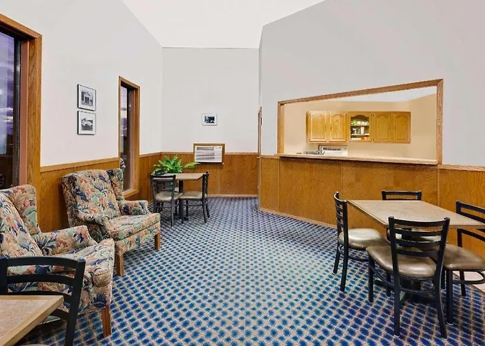 Super 8 By Wyndham Keokuk