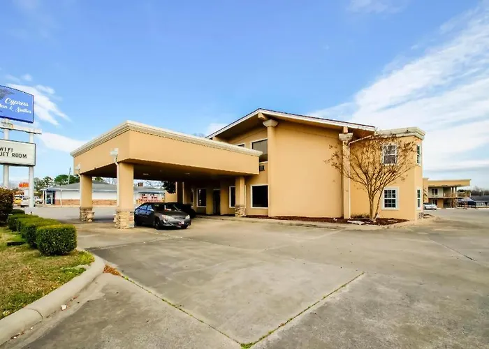 Cypress Inn & Suites Washington By Oyo