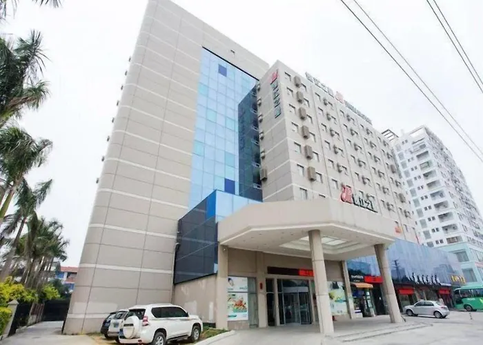 Jinjiang Inn Beihai Beibuwan Square Branch