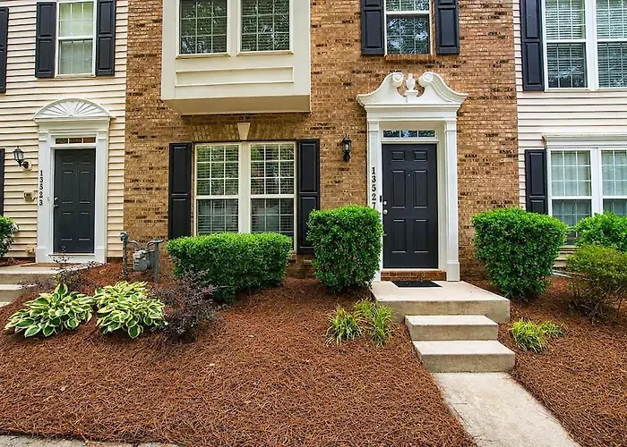 Walking Distance To Night Life In Huntersville