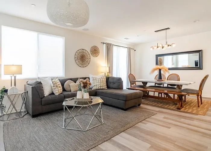 Renovated 4Br Home Near The Blvd & Av Hospital