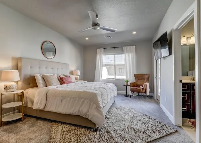 Zion Village Vacation Home, Pickleball, Basketball, Heated Pool