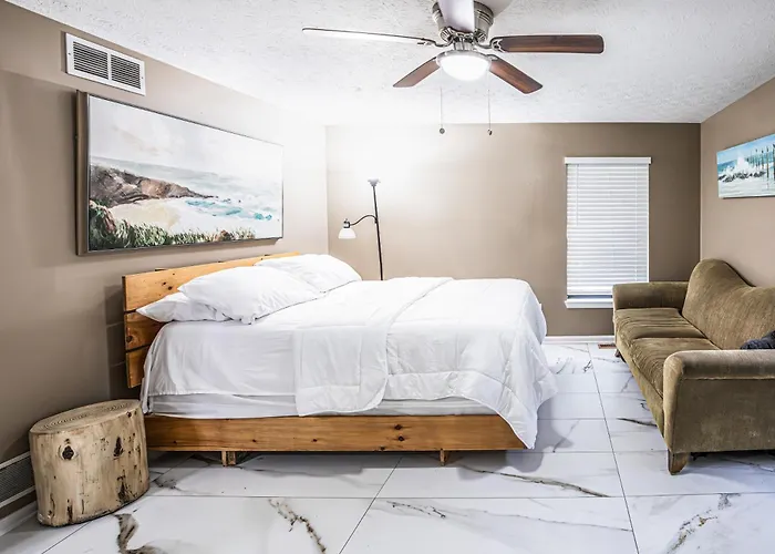 Moss Drive Retreat - Close To The Woods