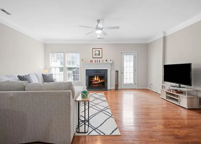Walking Distance To Night Life In Huntersville