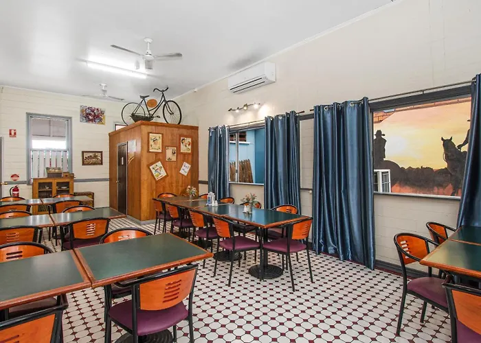 Courty Hotel, Charters Towers