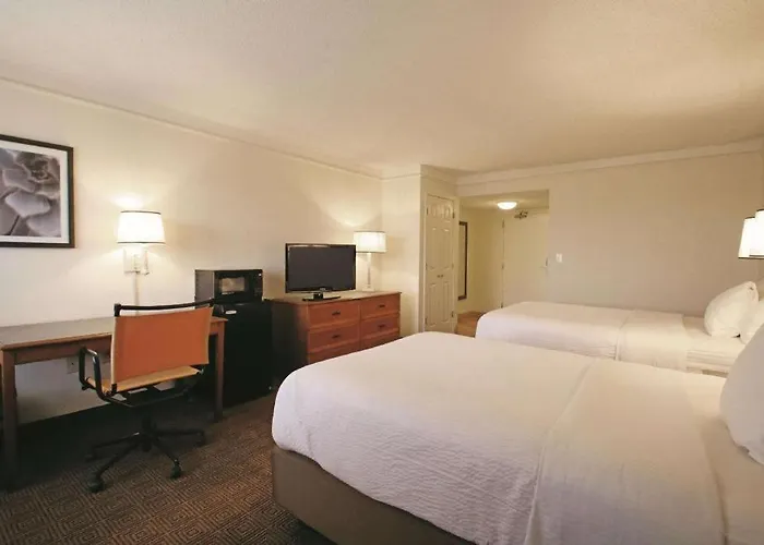 La Quinta Inn & Suites By Wyndham Coral Springs Univ Dr