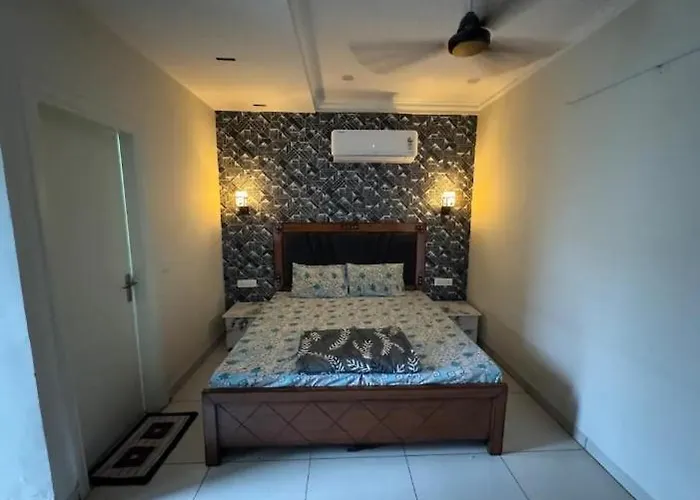 Laxna Guest House