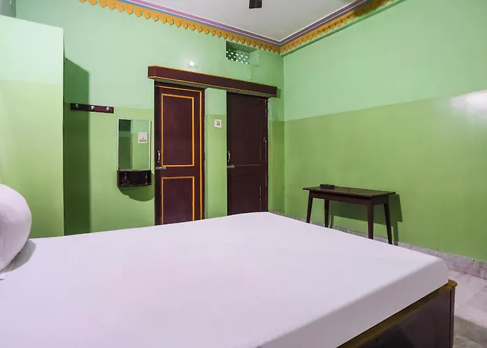 Spot On Indra Bhawan Lodge