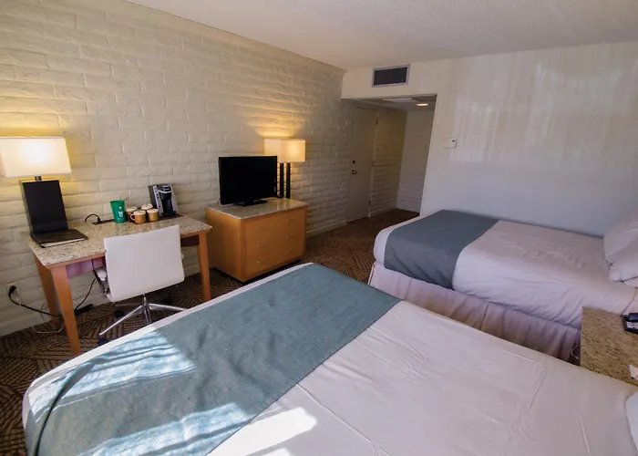 Thunderbird Lodge - Inside The Park