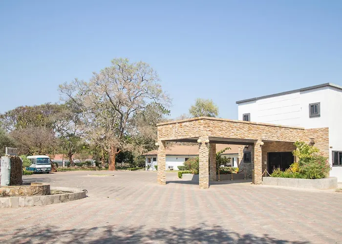 Zambezi Junction Lodge & Serengeti Restaurant