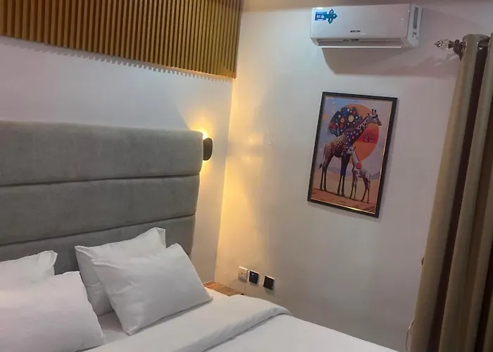 Royal Vantage Hotel