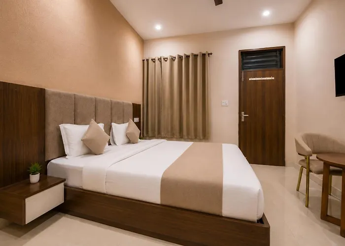 Hotel Galaxia Inn Near PEC College