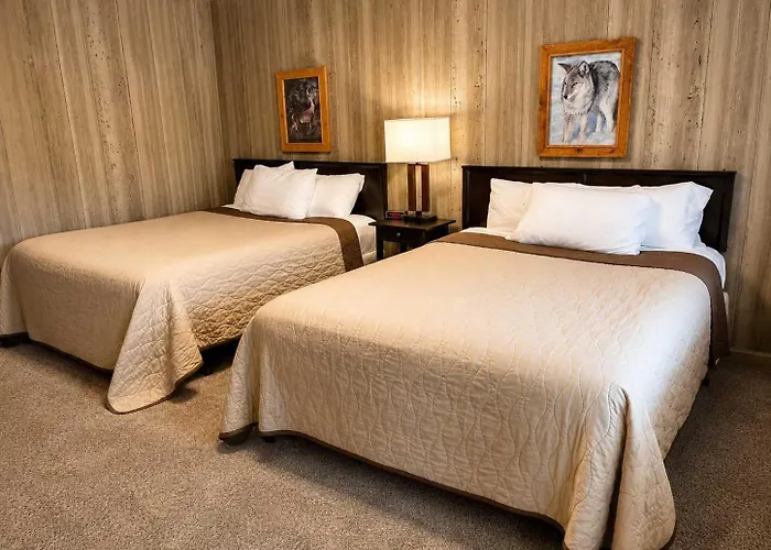 Room 21-2 Queen Suite-Woodland Motor Lodge