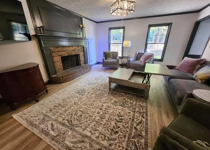 Quiet Peachtree City 4Br With Outdoor Dining Deck