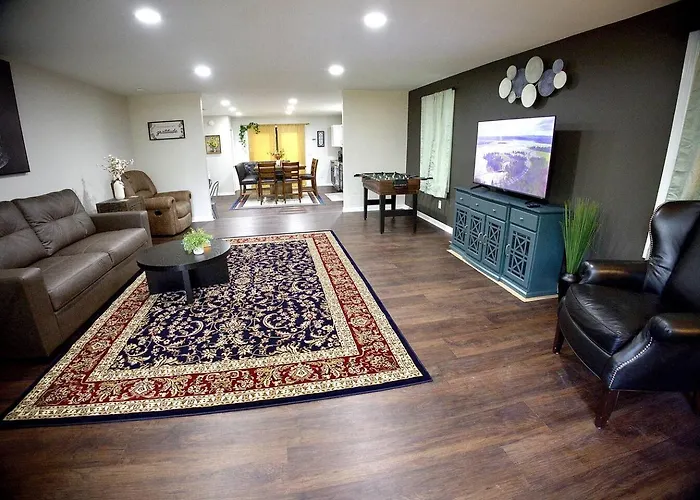 Hidden Riverfront Gem Noblesville Sleeps 6