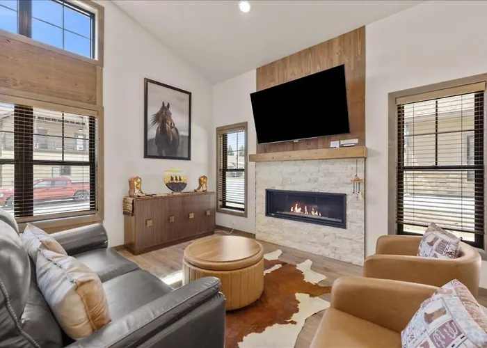 Brand New Modern Western Home In Downtown Red Lodge