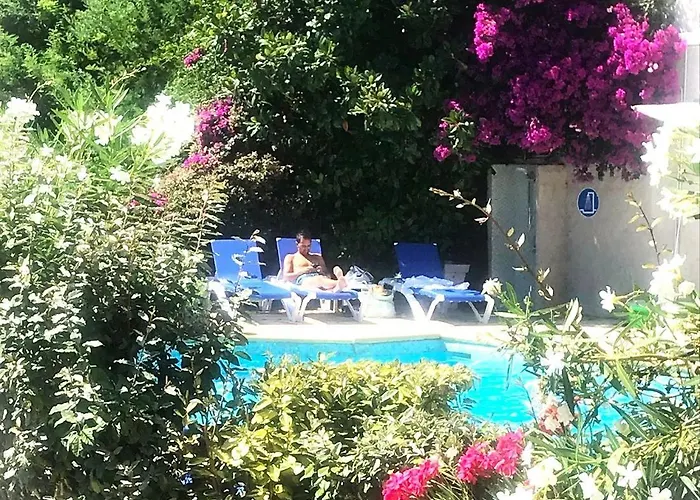 Petite Chambre Economique Avec Acces Au Spa Exterieur