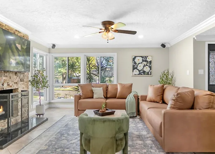 Corona Golf Course Pool Home 4B3B - Pet Friendly