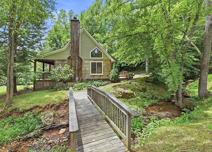 Creekfront Cottage Scenic Views Dog-Friendly Firepit Gas Grill Gas Fireplace