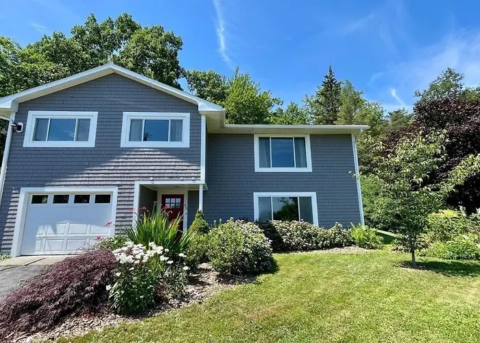 Penobscot View, 4 Bedroom Home In Rockland Maine