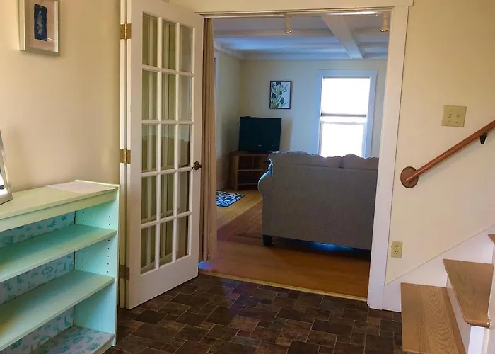 3 Bedroom 2 1/2 Bath Apartment With Views Of Rocklan