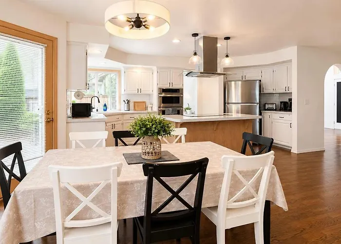 Spacious Pet-Friendly 5Br Home In Lynnwood