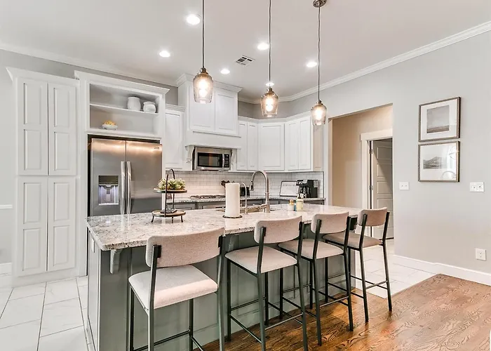 Modern Comfort On Se 38Th St