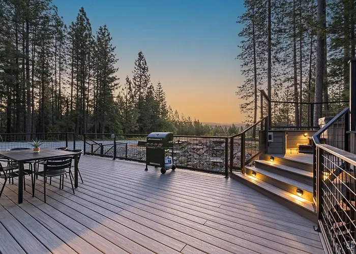 Exquisite Custom Country Home On National Forest
