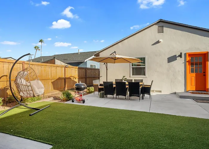 Entire Private Home With 3 King Beds, Gated Yard, 4 Parking, Ranch Style, Available Now