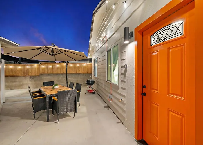 Entire Private Home With 2 King Beds, Gated Yard, 4 Parking, Ranch Style, Available Now