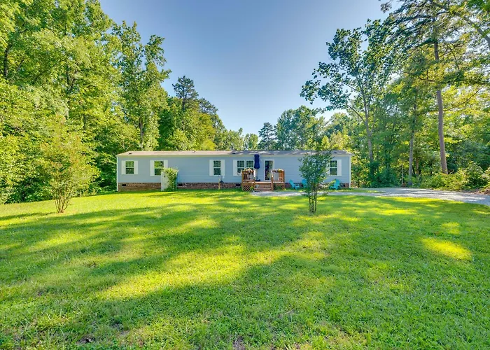 Pets Welcome! Lexington Getaway W/ Gigantic Yard