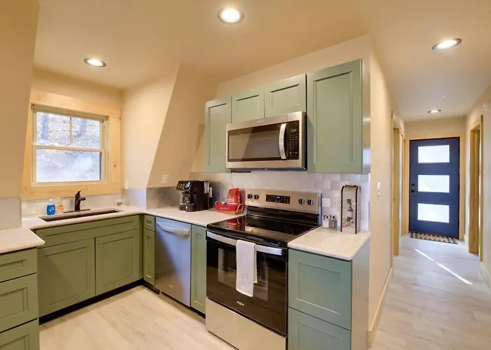 A-Frame Chalet W Mountain Views Near Main St