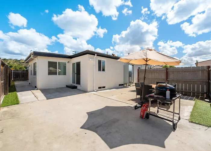 Entire Private House With 4 Bedroom 3 Bath Ranch Style W Gated Yard, Parking, Available Now