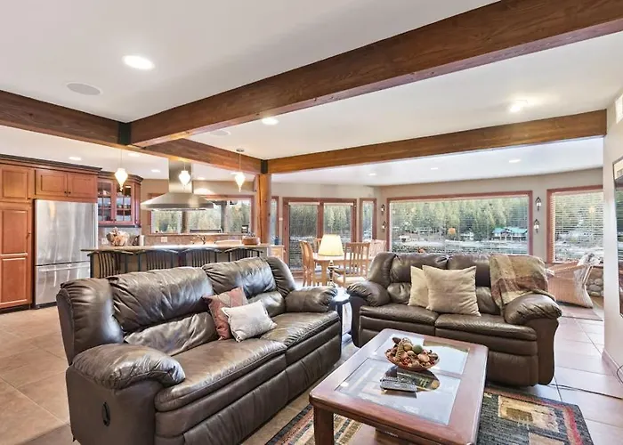Riverfront 4Br Lodge Dock Sauna & Game Room