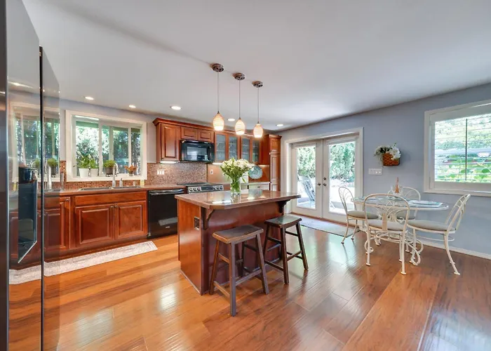4 Mi To Waterfront & Wineries! Quiet Getaway