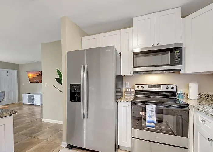 2 Bedroom Home Close To The Beach