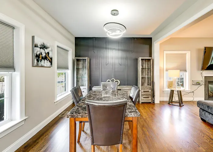 5 Mi To Downtown: Pet-Friendly Lancaster Getaway