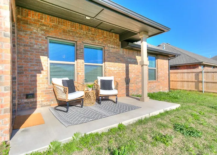 Excellent New Home In Wonderful Neighborhood